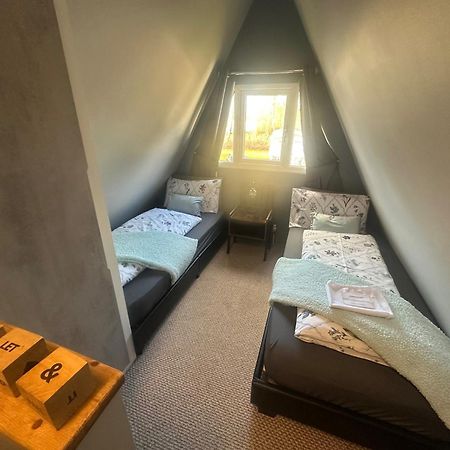 Widgeon Bespoke Cabin Is Lakeside With Private Fishing Peg, Hot Tub Situated At Tattershall Lakes Country Park Eksteriør bilde