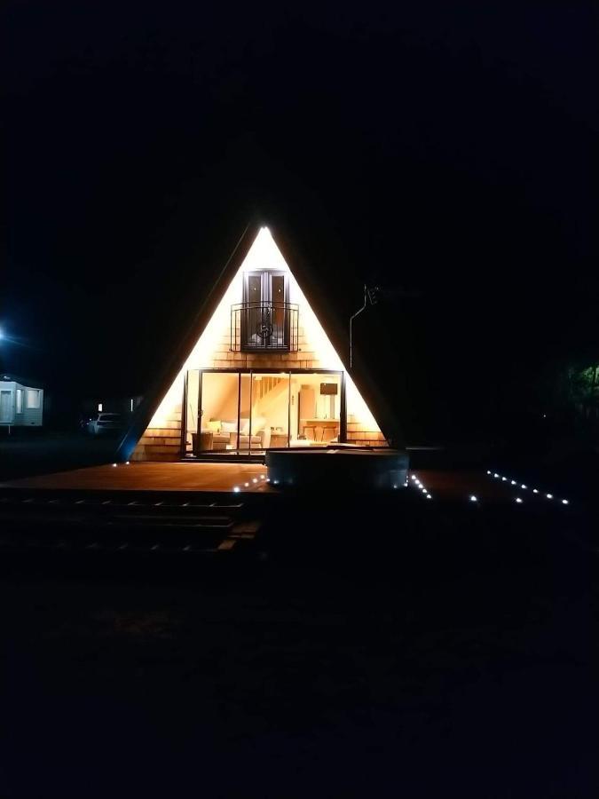 Widgeon Bespoke Cabin Is Lakeside With Private Fishing Peg, Hot Tub Situated At Tattershall Lakes Country Park Eksteriør bilde